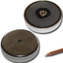 Ferrite flat pot magnets Ø 80 x 18 mm with internal thread M8 - 55 kg / 550 N