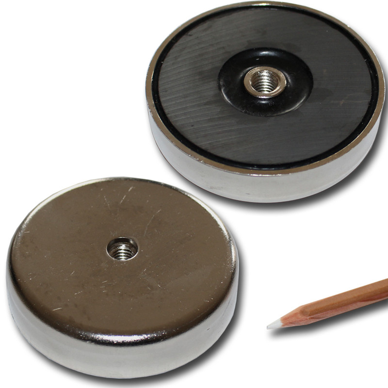 Ferrite flat pot magnets Ø 80 x 18 mm with internal thread M10 - 55 kg / 550 N
