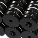 Neodymium magnets Ø30xØ5,5x7 with counterbore North black Epoxy - pull force 14 kg -