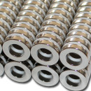 Neodymium ring magnets Ø18xØ10x4 NdFeB N45 - pull force 3,2 kg -