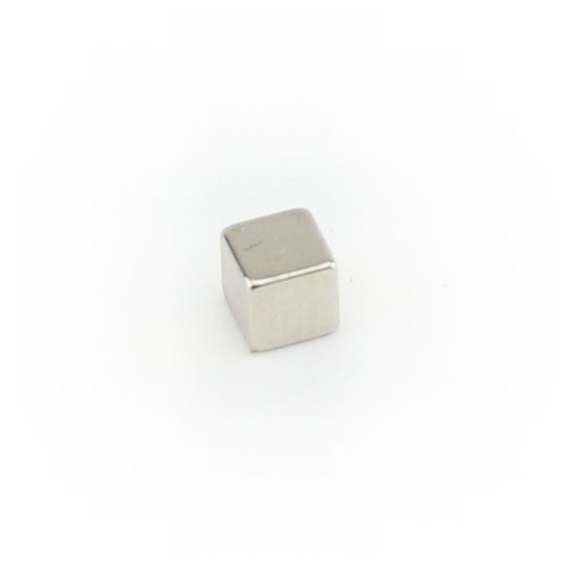 100 Starke Neodym Magnete Super Magnete Pinnwand runde Magnet 4x4mm N52 NdFeB 